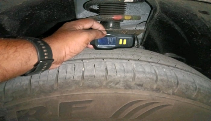 2026 Tata Safari PURE, Diesel, Manual, 3,102 km, tyre