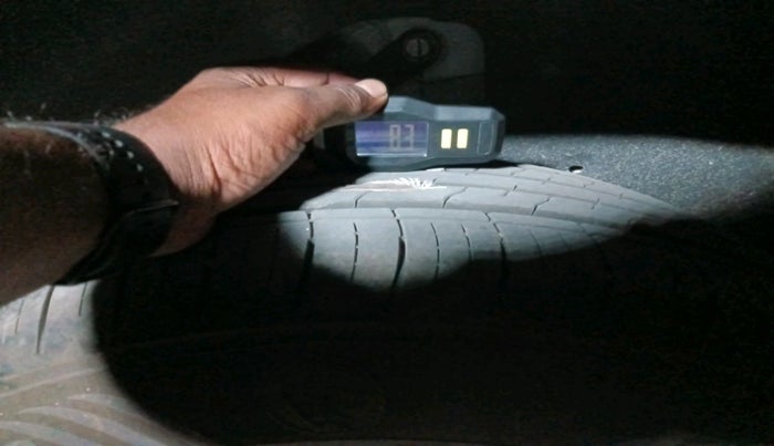 2026 Tata Safari PURE, Diesel, Manual, 3,102 km, tyre