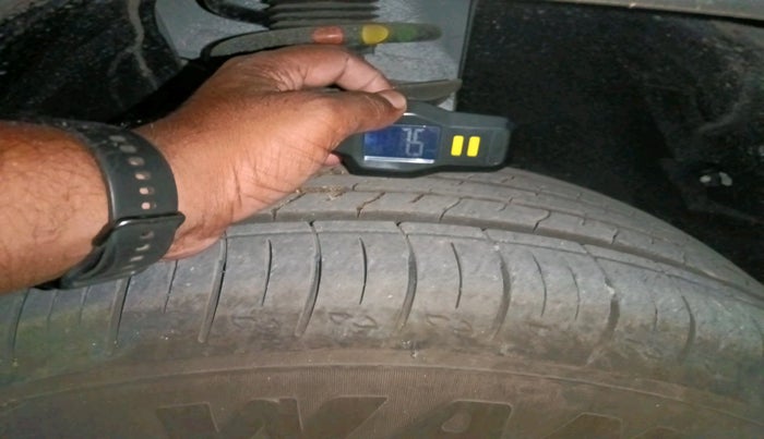 2026 Tata Safari PURE, Diesel, Manual, 3,102 km, tyre