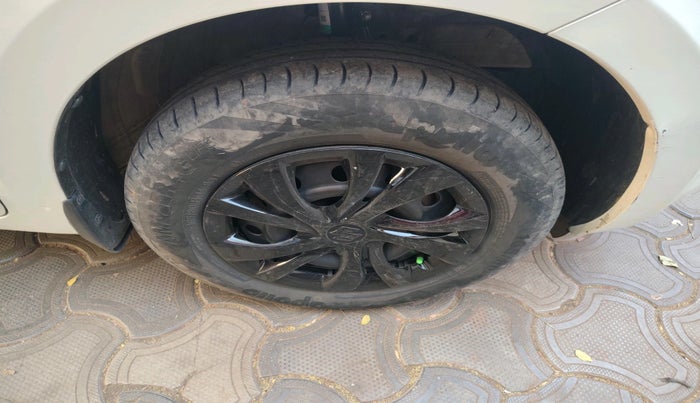 2018 Maruti Swift VXI AMT, Petrol, Automatic, 78,578 km, tyre