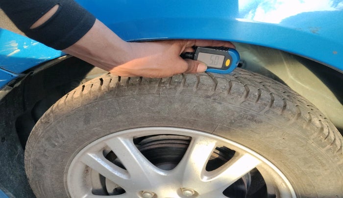 2012 Honda Brio V MT, Petrol, Manual, 47,858 km, tyre