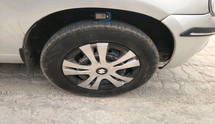 2011 Maruti Alto LXI, CNG, Manual, 1,03,277 km, tyre