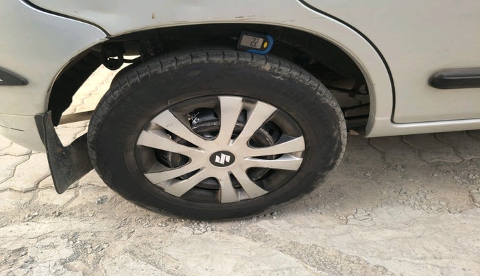 2011 Maruti Alto LXI, CNG, Manual, 1,03,277 km, tyre