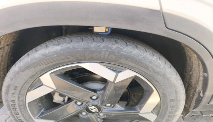 2021 Hyundai ALCAZAR PLATINUM 2.0 MT 7STR, Petrol, Manual, 75,001 km, tyre