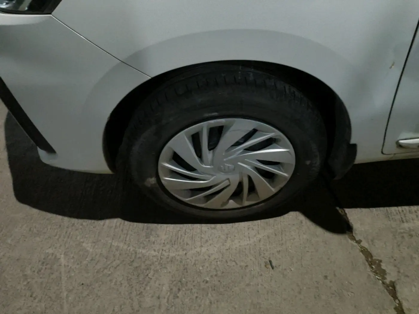 2022 Maruti Ertiga VXI CNG, CNG, Manual, 37,158 km, tyre