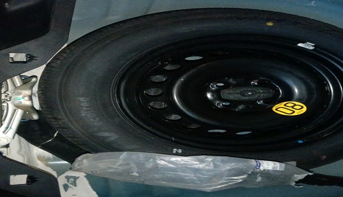 2021 Maruti Baleno ZETA PETROL 1.2, Petrol, Manual, 52,299 km, tyre