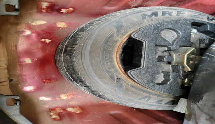 2015 Maruti Ciaz VXI+, Petrol, Manual, 90,036 km, tyre