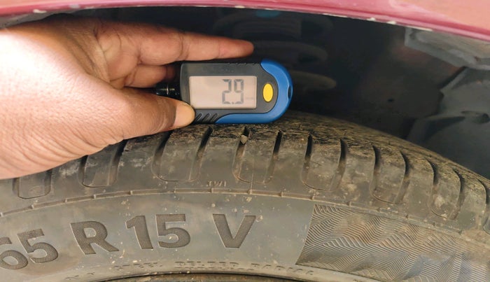 2015 Maruti Ciaz VXI+, Petrol, Manual, 90,036 km, tyre