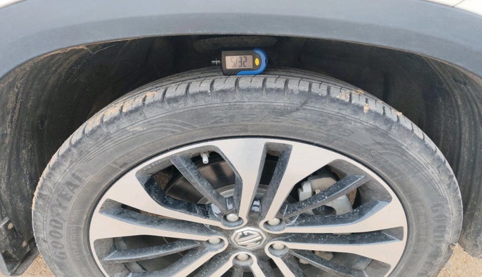 2022 MG HECTOR SHARP 1.5 CVT PETROL DUAL TONE, Petrol, Automatic, 44,790 km, tyre