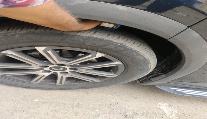 2022 Mahindra XUV700 AX 7 LUXURY D AT 7 STR, Diesel, Automatic, 51,775 km, tyre