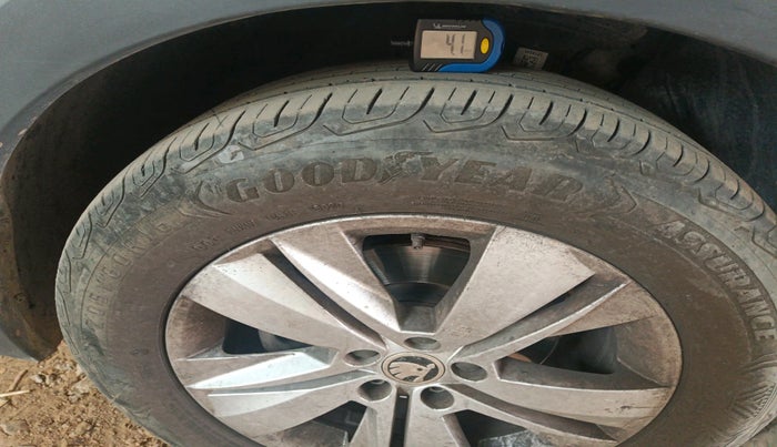 2022 Skoda KUSHAQ AMBITION 1.0L TSI MT, Petrol, Manual, 40,019 km, tyre