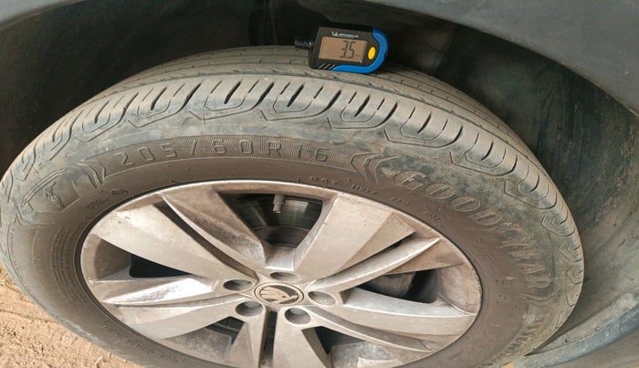 2022 Skoda KUSHAQ AMBITION 1.0L TSI MT, Petrol, Manual, 40,019 km, tyre