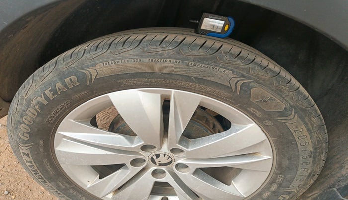 2022 Skoda KUSHAQ AMBITION 1.0L TSI MT, Petrol, Manual, 40,019 km, tyre