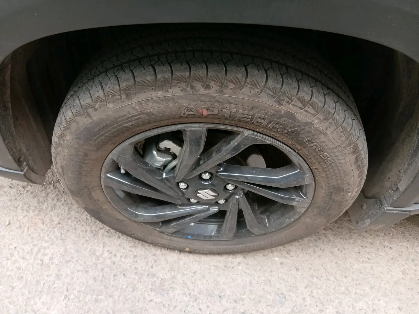 2025 Maruti Grand Vitara ZETA CNG, CNG, Manual, 1,717 km, tyre