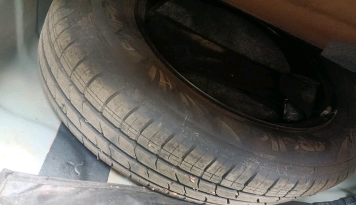 2023 Hyundai AURA SX 1.2 CNG, CNG, Manual, 25,810 km, tyre