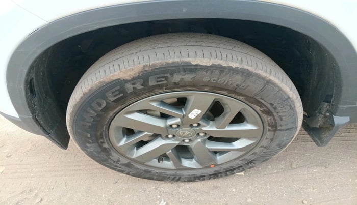 2024 Tata Safari PURE PLUS S, Diesel, Manual, 44,810 km, tyre