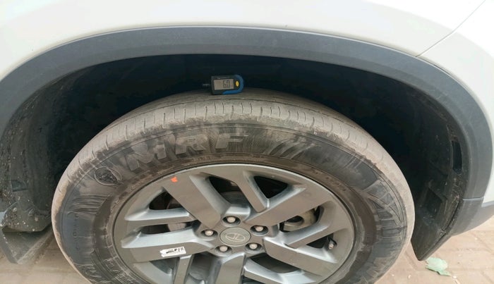 2024 Tata Safari PURE PLUS S, Diesel, Manual, 44,810 km, tyre