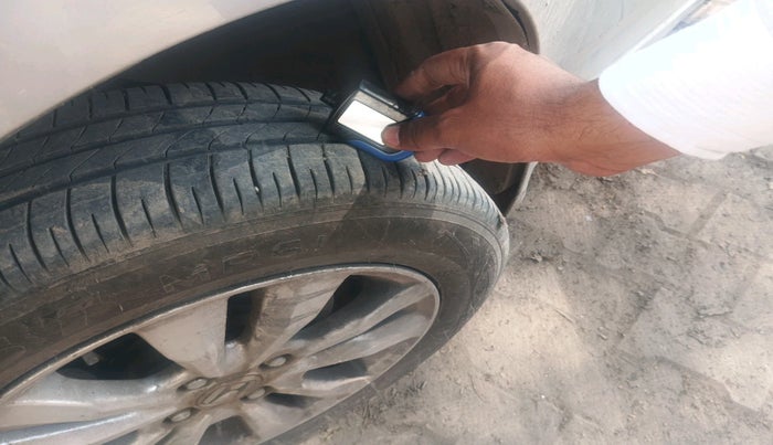 2012 Honda City 1.5L I-VTEC V MT, Petrol, Manual, 1,07,718 km, tyre