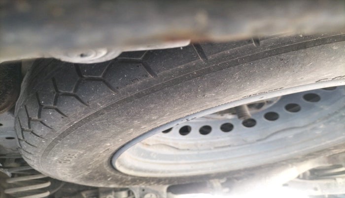 2022 Mahindra XUV700 MX P MT 5 STR, Petrol, Manual, 35,827 km, tyre