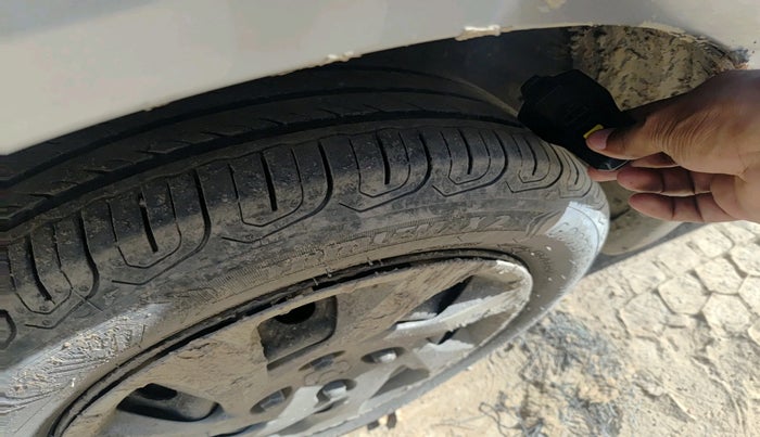 2016 Honda Amaze 1.5L I-DTEC SX, Diesel, Manual, 1,24,345 km, tyre