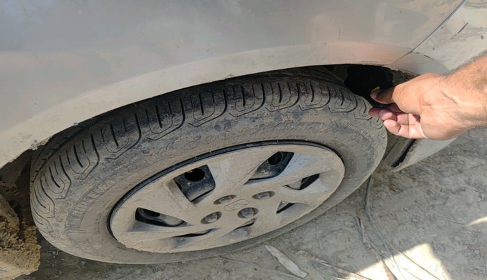 2016 Honda Amaze 1.5L I-DTEC SX, Diesel, Manual, 1,24,345 km, tyre