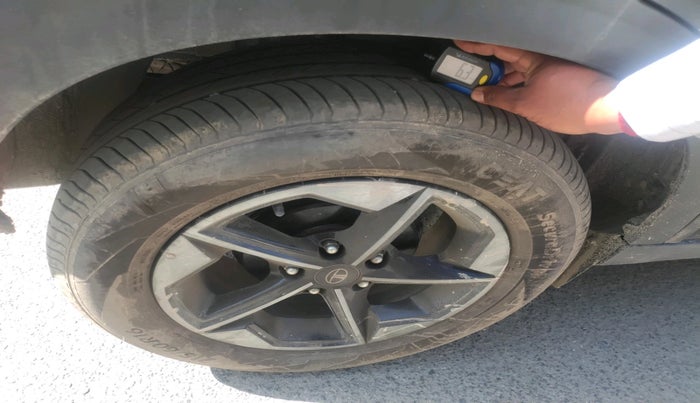 2025 Tata NEXON Creative Plus (S) 1.2 iCNG 6MT Dark Edition, CNG, Manual, 5,933 km, tyre