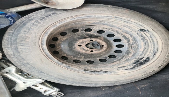 2014 Hyundai Verna FLUIDIC 1.6 CRDI SX, Diesel, Manual, 66,827 km, tyre