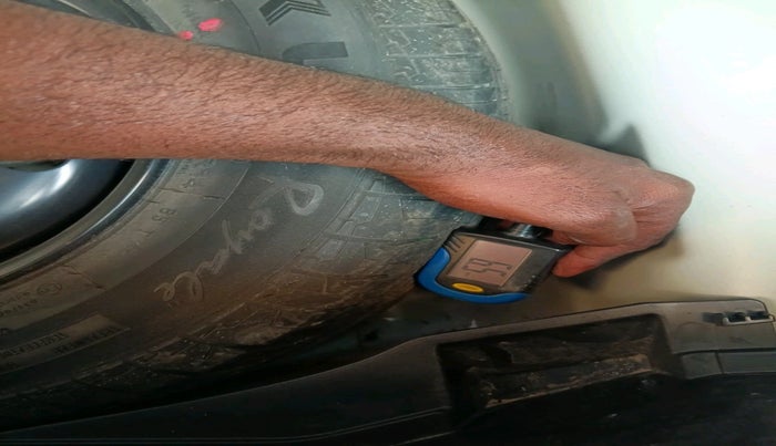 2021 Maruti Swift ZXI, Petrol, Manual, 60,008 km, tyre