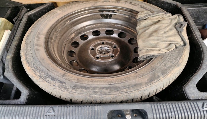 2011 Skoda Yeti ACTIVE 2.0 TDI CR 4X2, Diesel, Manual, 2,16,987 km, tyre