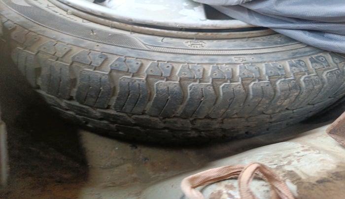 2010 Maruti Wagon R Duo DUO LXI LPG, Petrol, Manual, 83,881 km, tyre