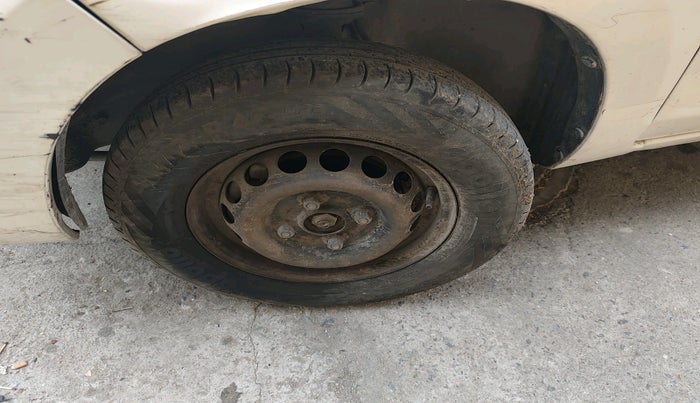 2015 Maruti Alto 800 LXI, Petrol, Manual, 1,19,173 km, tyre