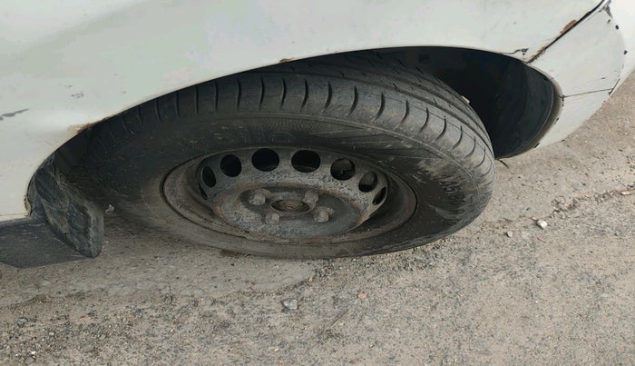 2015 Maruti Alto 800 LXI, Petrol, Manual, 1,19,173 km, tyre