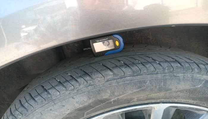 2018 Maruti Ciaz ALPHA 1.5 SHVS PETROL, Petrol, Manual, 1,13,641 km, tyre