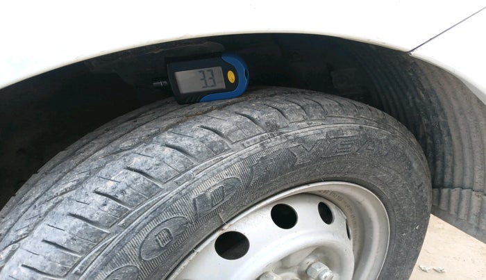 2015 Hyundai Eon ERA +, Petrol, Manual, 40,401 km, tyre