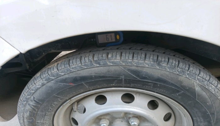 2015 Hyundai Eon ERA +, Petrol, Manual, 40,401 km, tyre