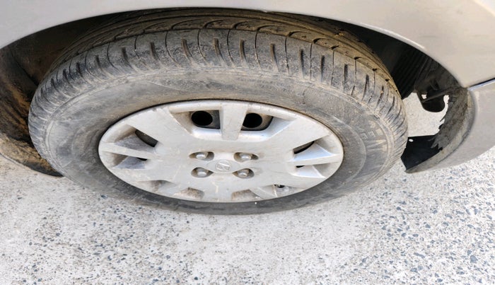 2013 Hyundai i20 MAGNA 1.4 CRDI, Diesel, Manual, 1,25,309 km, tyre