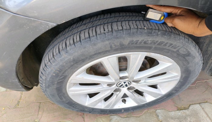 2013 Volkswagen Polo HIGHLINE DIESEL, Diesel, Manual, 1,44,206 km, tyre