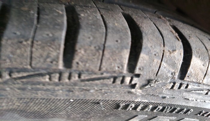 2017 Maruti Alto K10 VXI AMT, Petrol, Automatic, 37,220 km, tyre