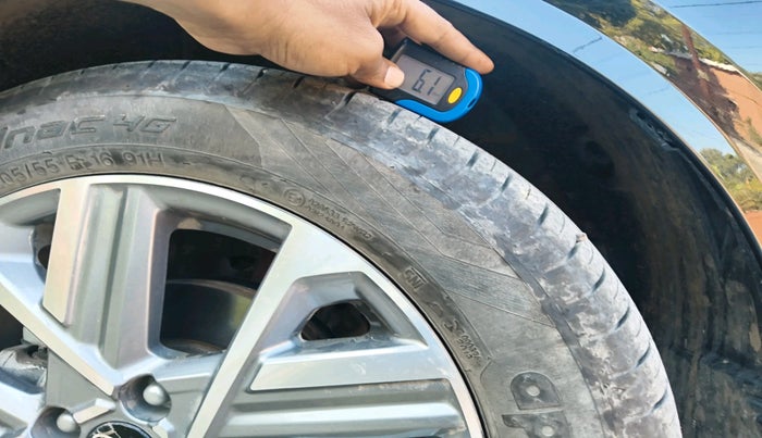 2025 Hyundai Verna SX (O) 1.5 MPI MT, Petrol, Manual, 3,158 km, tyre