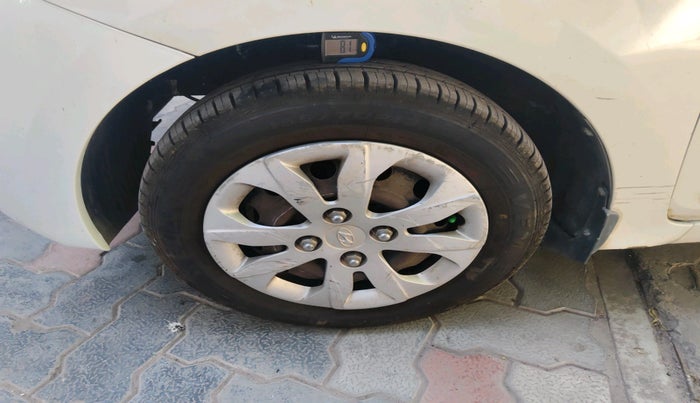 2014 Hyundai Eon MAGNA +, Petrol, Manual, 32,411 km, tyre