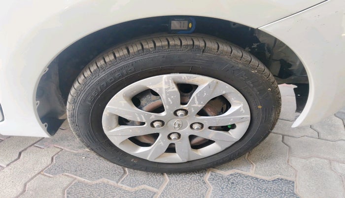 2014 Hyundai Eon MAGNA +, Petrol, Manual, 32,411 km, tyre