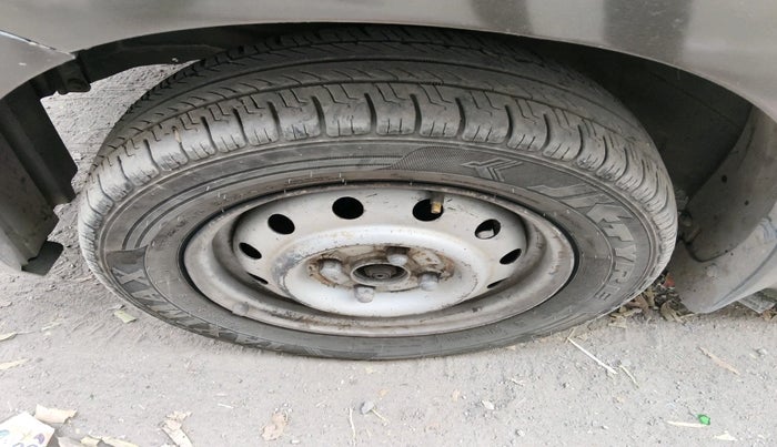 2013 Maruti Wagon R 1.0 LXI CNG, CNG, Manual, 77,945 km, tyre