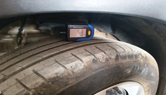 2023 Mahindra XUV300 W6 1.2 PETROL, Petrol, Manual, 17,986 km, tyre