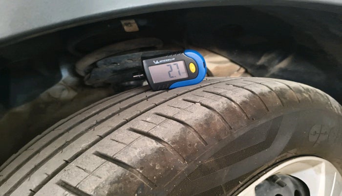 2023 Mahindra XUV300 W6 1.2 PETROL, Petrol, Manual, 17,986 km, tyre