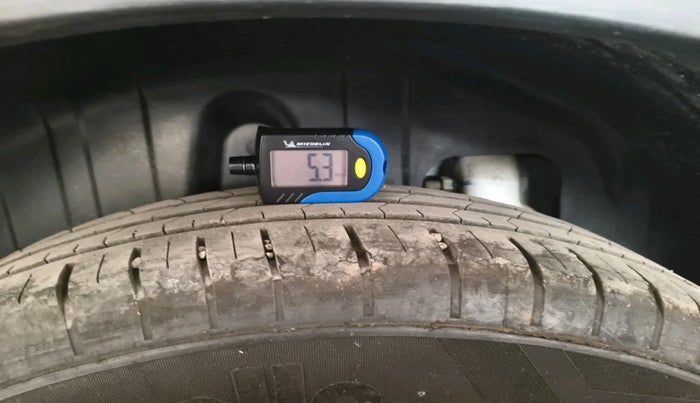 2023 Mahindra XUV300 W6 1.2 PETROL, Petrol, Manual, 17,986 km, tyre