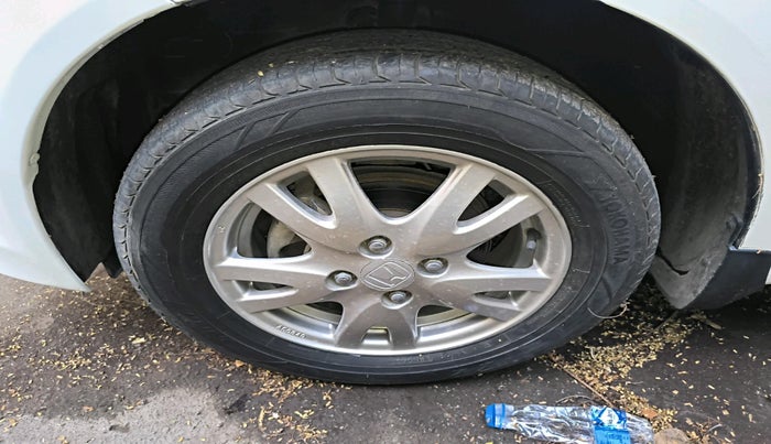 2014 Honda Brio VX AT, Petrol, Automatic, 42,799 km, tyre