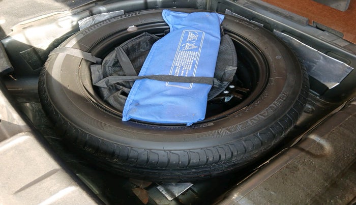 2024 Tata NEXON Pure S 1.2 Revotron 6AMT, Petrol, Automatic, 11,520 km, tyre