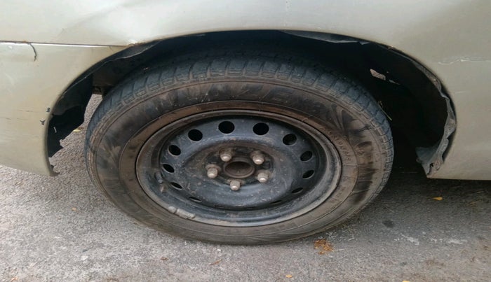 2007 Toyota Innova G4 2.5 8 STR, Diesel, Manual, 1,84,874 km, tyre