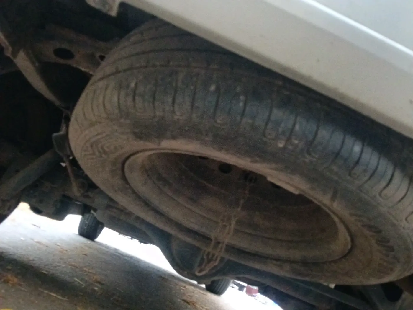 2007 Toyota Innova G4 2.5 8 STR, Diesel, Manual, 1,84,874 km, tyre