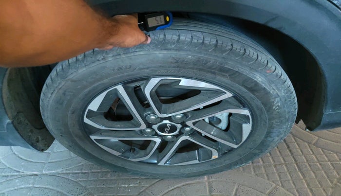 2022 KIA CARENS PRESTIGE PLUS 1.5 DIESEL 7 STR, Diesel, Manual, 9,474 km, tyre